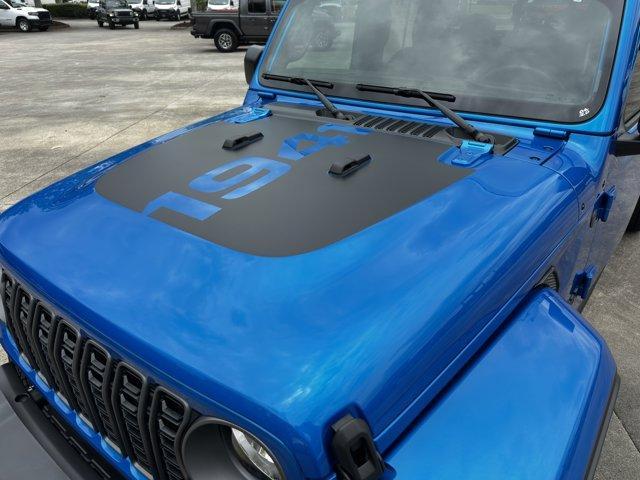 new 2025 Jeep Gladiator car