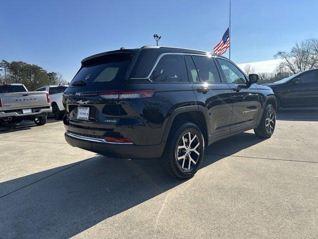 new 2025 Jeep Grand Cherokee car, priced at $41,160