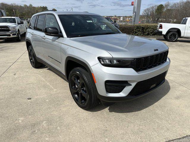 new 2024 Jeep Grand Cherokee car, priced at $38,575