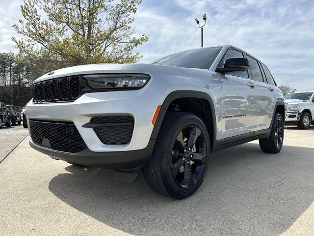 new 2024 Jeep Grand Cherokee car, priced at $38,575