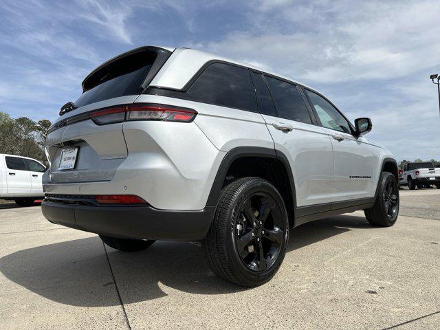 new 2024 Jeep Grand Cherokee car, priced at $38,575