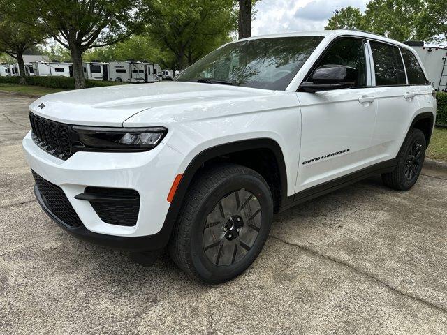 new 2025 Jeep Grand Cherokee car, priced at $40,935