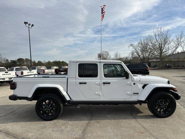 new 2025 Jeep Gladiator car, priced at $43,085