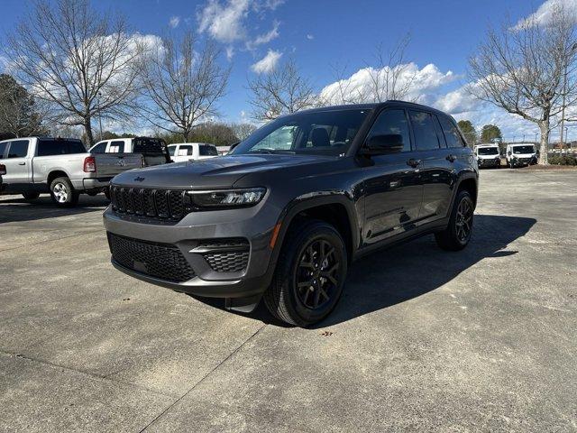 new 2025 Jeep Grand Cherokee car, priced at $38,980