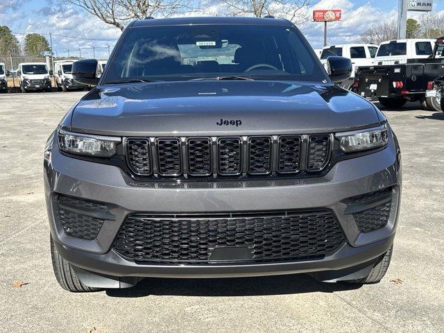 new 2025 Jeep Grand Cherokee car, priced at $38,980