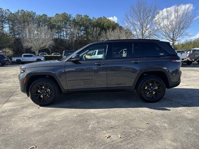 new 2025 Jeep Grand Cherokee car, priced at $38,980