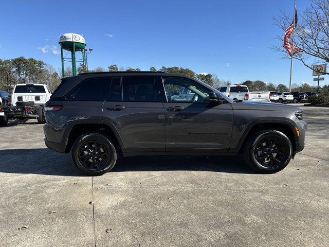 new 2025 Jeep Grand Cherokee car, priced at $38,980