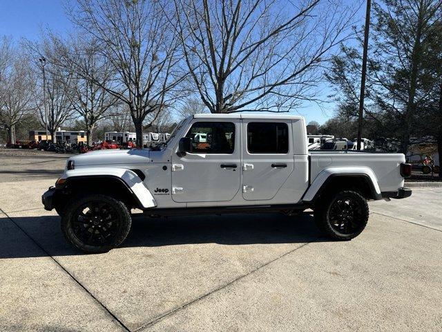 new 2025 Jeep Gladiator car, priced at $39,985