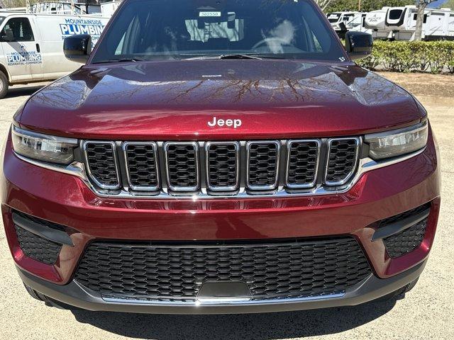new 2025 Jeep Grand Cherokee car, priced at $40,890
