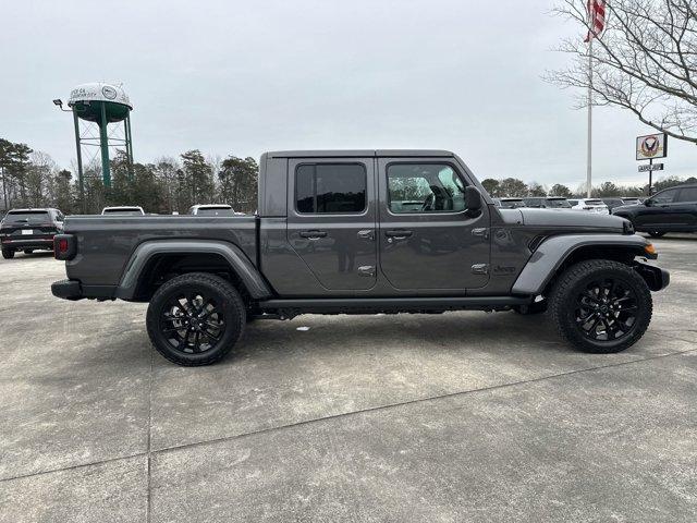 new 2025 Jeep Gladiator car, priced at $43,180