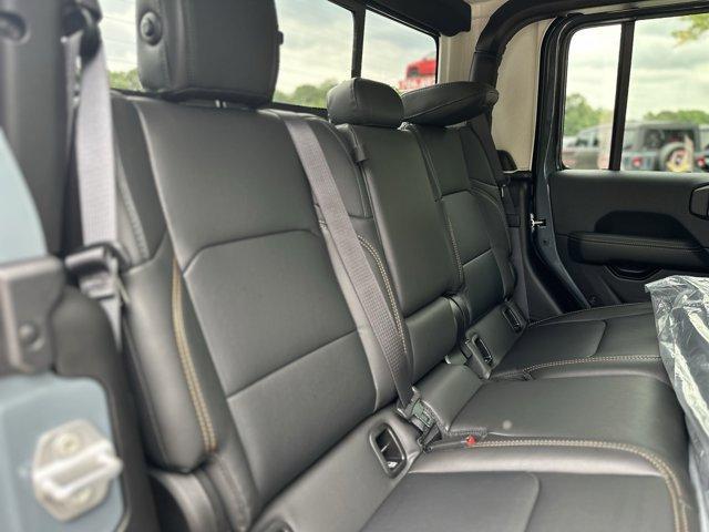 new 2025 Jeep Gladiator car, priced at $46,685