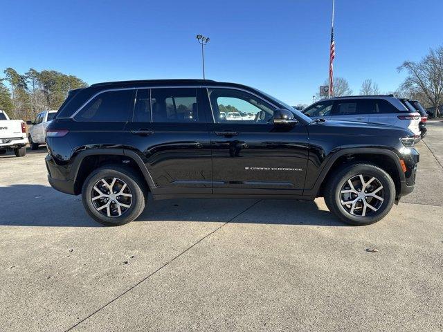 new 2025 Jeep Grand Cherokee car, priced at $45,785