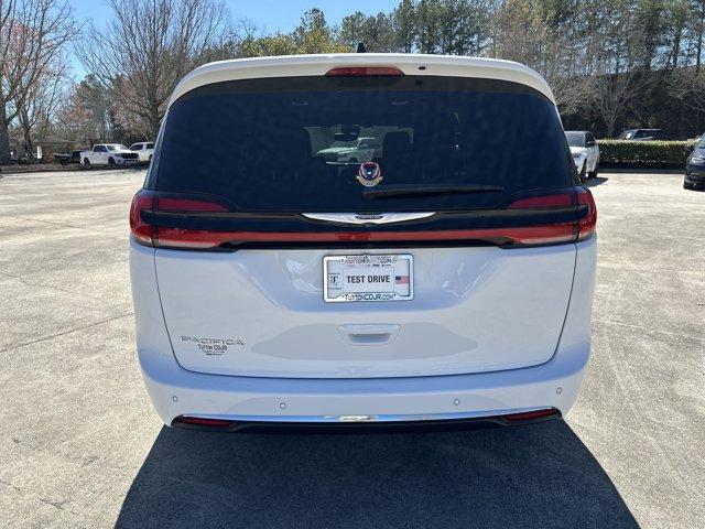 new 2025 Chrysler Pacifica car