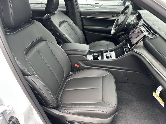 new 2025 Jeep Grand Cherokee L car