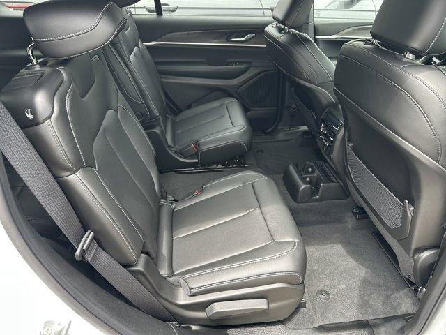 new 2025 Jeep Grand Cherokee L car