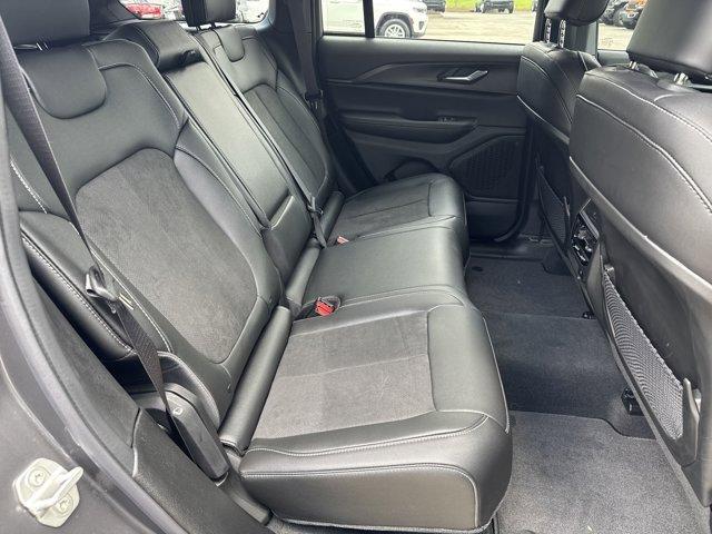 used 2024 Jeep Grand Cherokee car, priced at $37,997