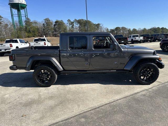 new 2025 Jeep Gladiator car, priced at $43,680