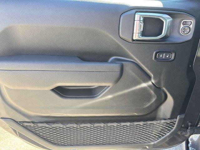 new 2025 Jeep Wrangler car, priced at $46,950