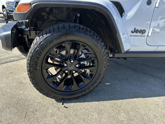 new 2025 Jeep Gladiator car, priced at $43,085