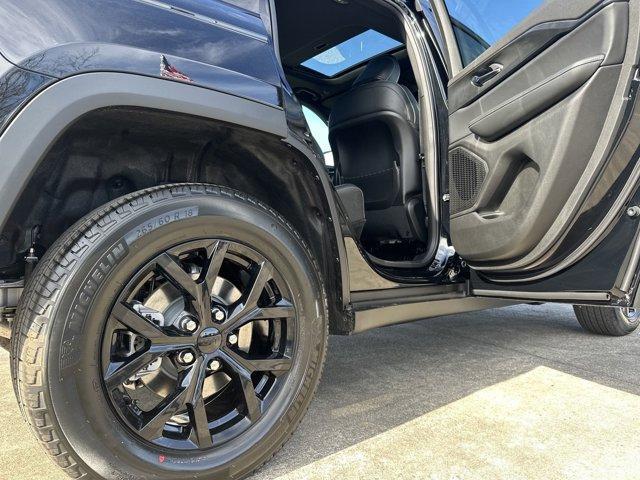 new 2025 Jeep Grand Cherokee car, priced at $42,780