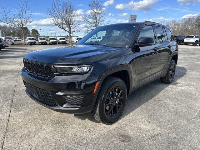 new 2025 Jeep Grand Cherokee car, priced at $42,780