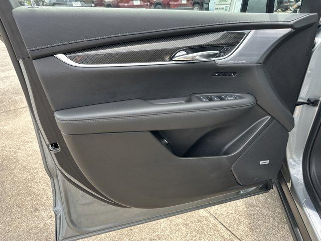 used 2023 Cadillac XT6 car, priced at $44,997