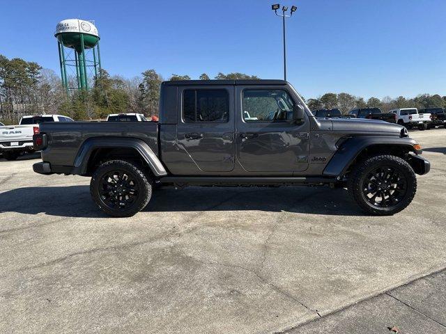 new 2025 Jeep Gladiator car, priced at $43,680