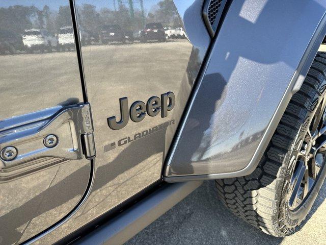 new 2025 Jeep Gladiator car, priced at $43,680