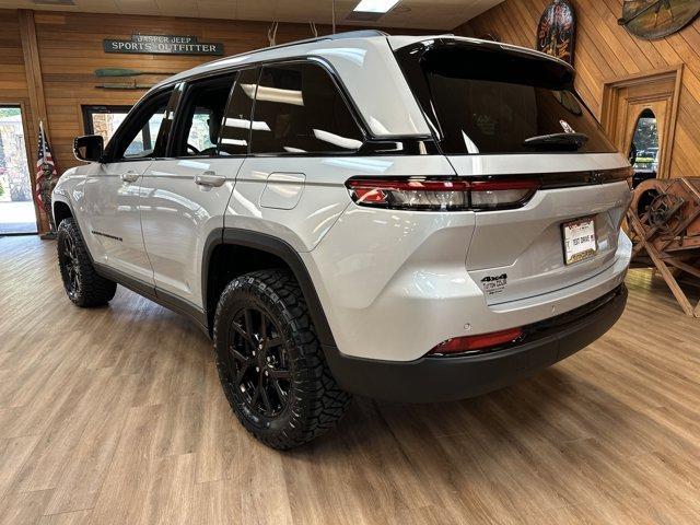 new 2025 Jeep Grand Cherokee car, priced at $43,280