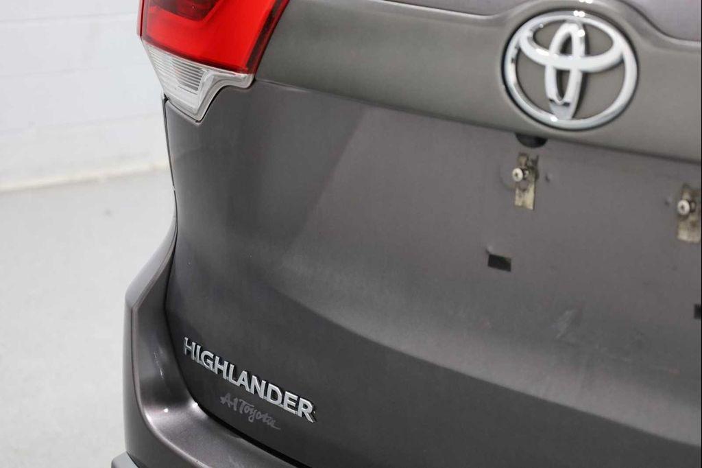 used 2019 Toyota Highlander car, priced at $24,995