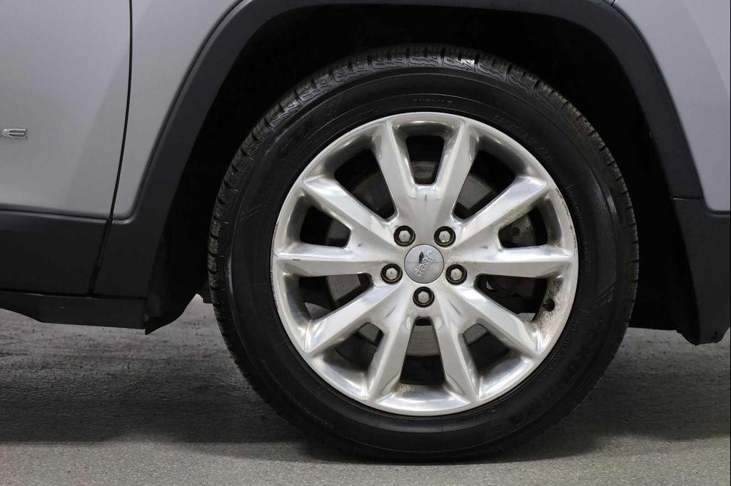 used 2016 Jeep Cherokee car, priced at $10,995