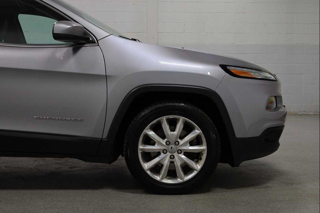 used 2016 Jeep Cherokee car, priced at $10,995