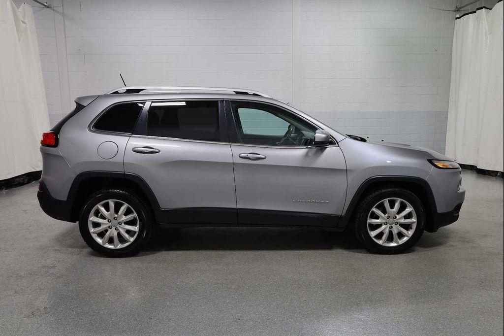 used 2016 Jeep Cherokee car, priced at $10,995