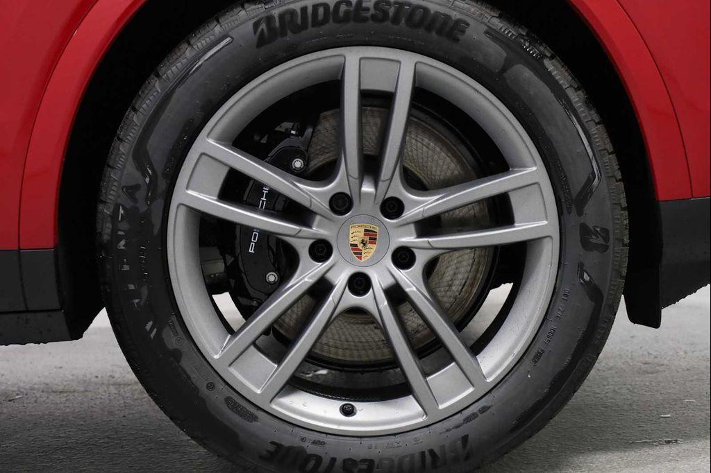 new 2025 Porsche Cayenne car, priced at $108,525