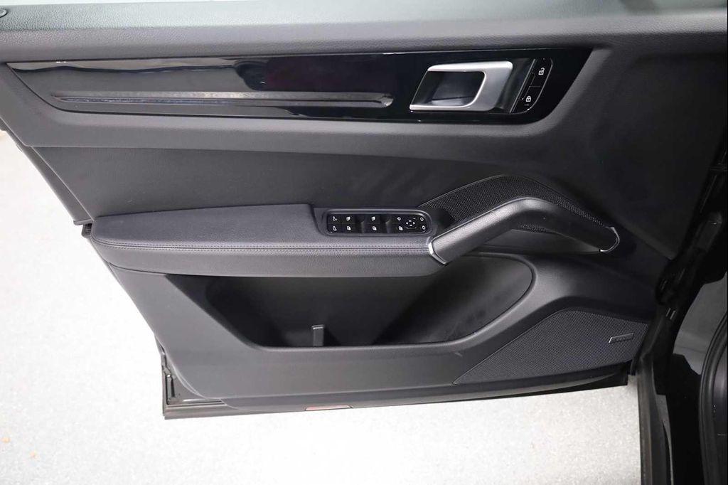 used 2020 Porsche Cayenne car