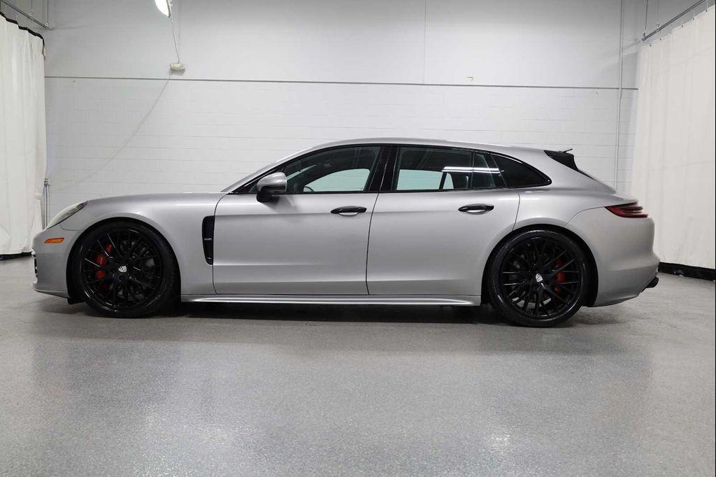used 2018 Porsche Panamera car