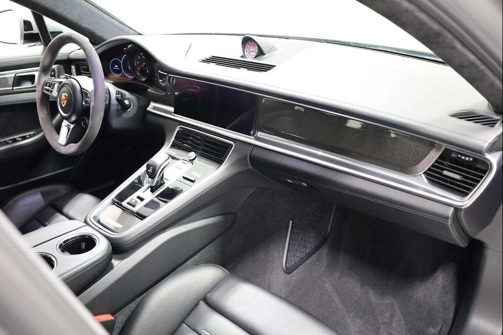 used 2018 Porsche Panamera car
