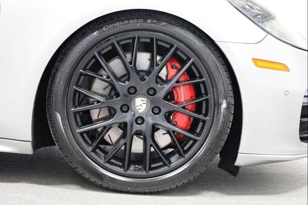 used 2018 Porsche Panamera car