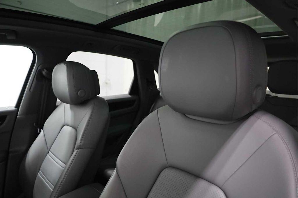 used 2022 Porsche Cayenne car