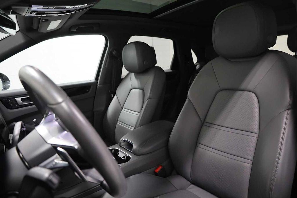 used 2022 Porsche Cayenne car