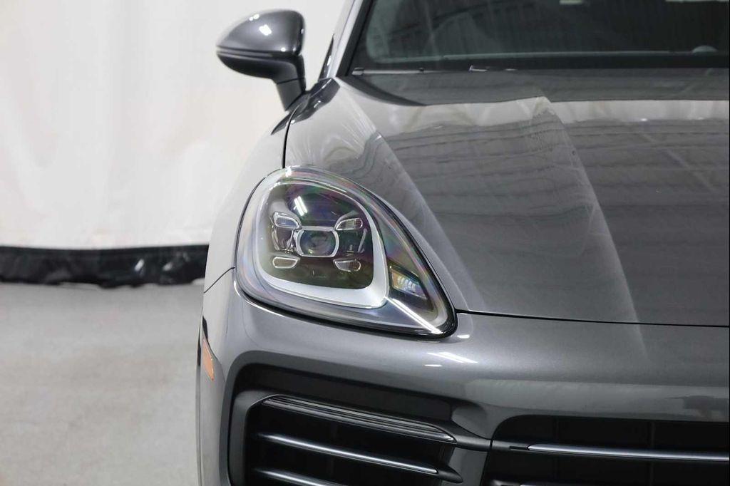 used 2022 Porsche Cayenne car
