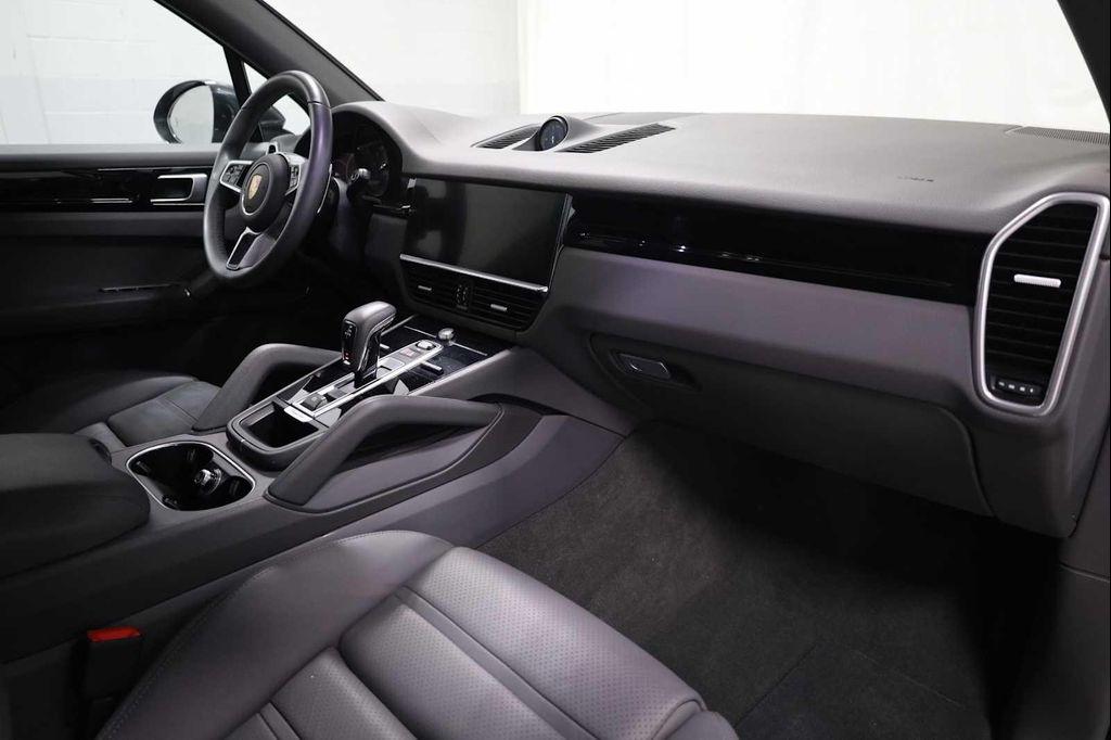 used 2022 Porsche Cayenne car