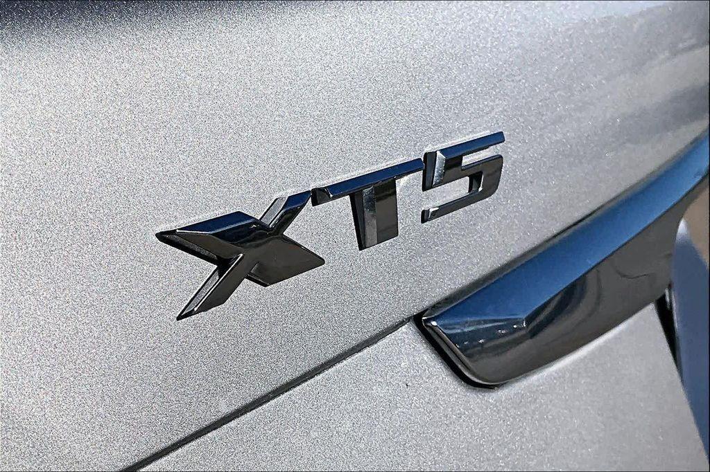 used 2017 Cadillac XT5 car, priced at $16,971