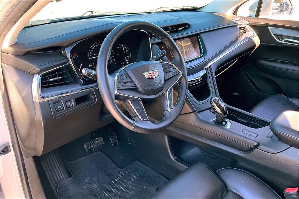 used 2017 Cadillac XT5 car, priced at $16,971