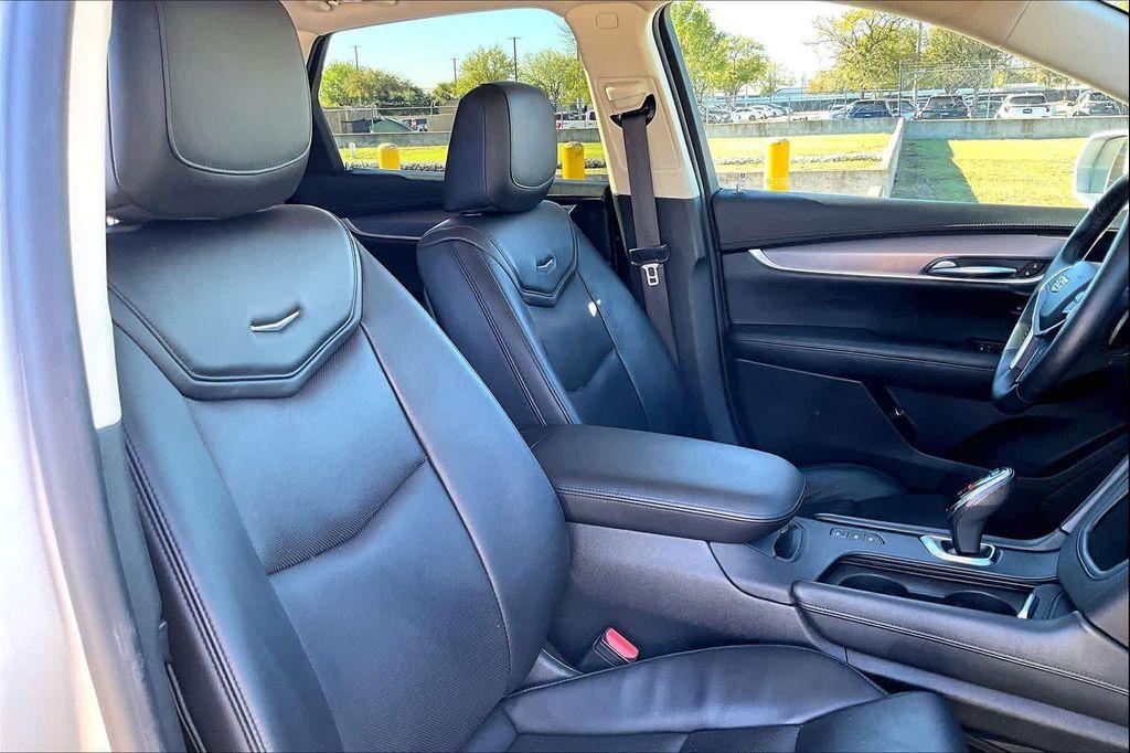 used 2017 Cadillac XT5 car, priced at $16,971