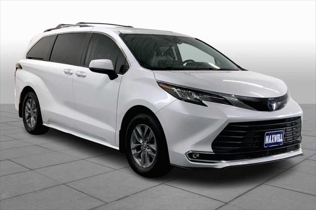 used 2022 Toyota Sienna car, priced at $38,971