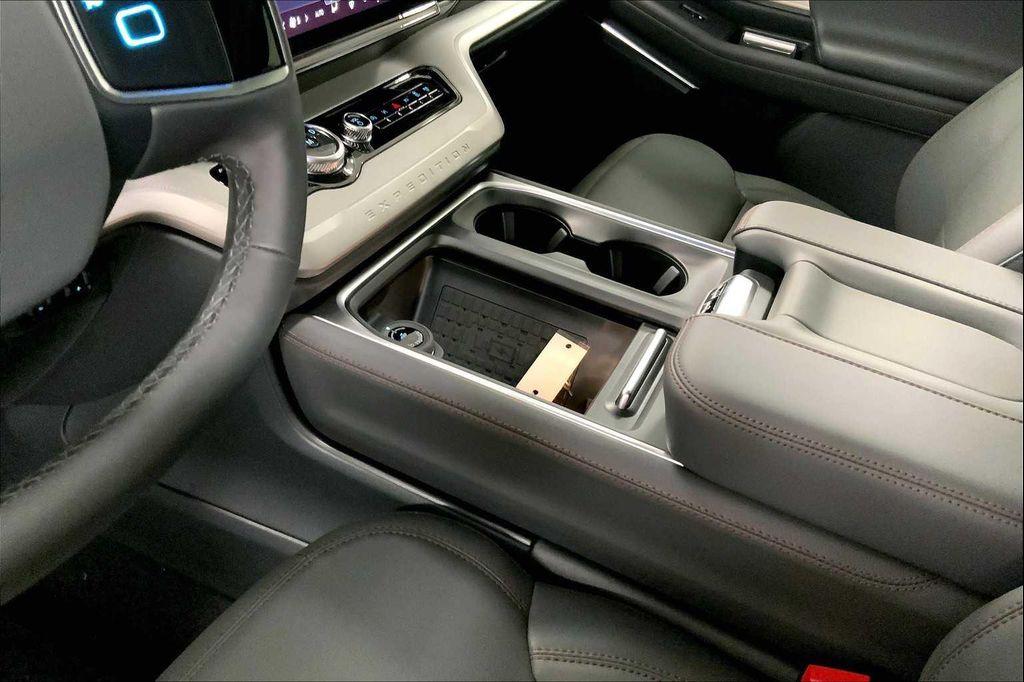 new 2025 Ford Expedition Max car, priced at $68,764