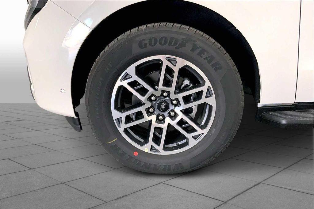 new 2025 Ford Expedition Max car, priced at $68,764