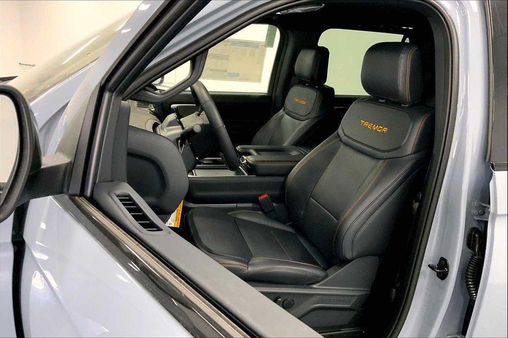 new 2025 Ford Expedition car, priced at $81,585