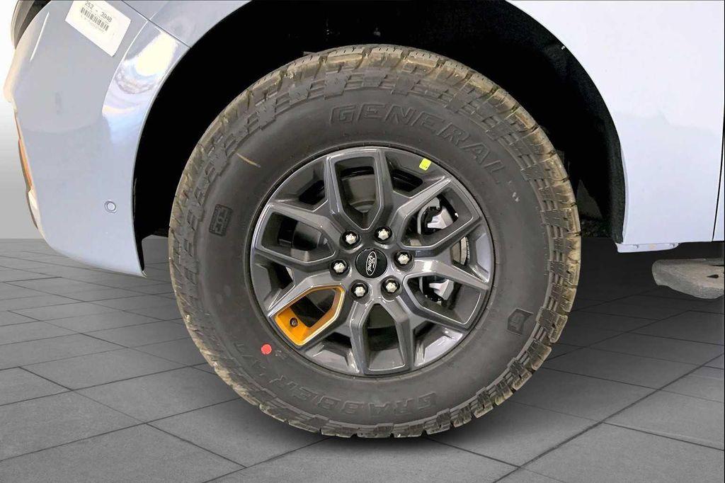 new 2025 Ford Expedition car, priced at $81,585